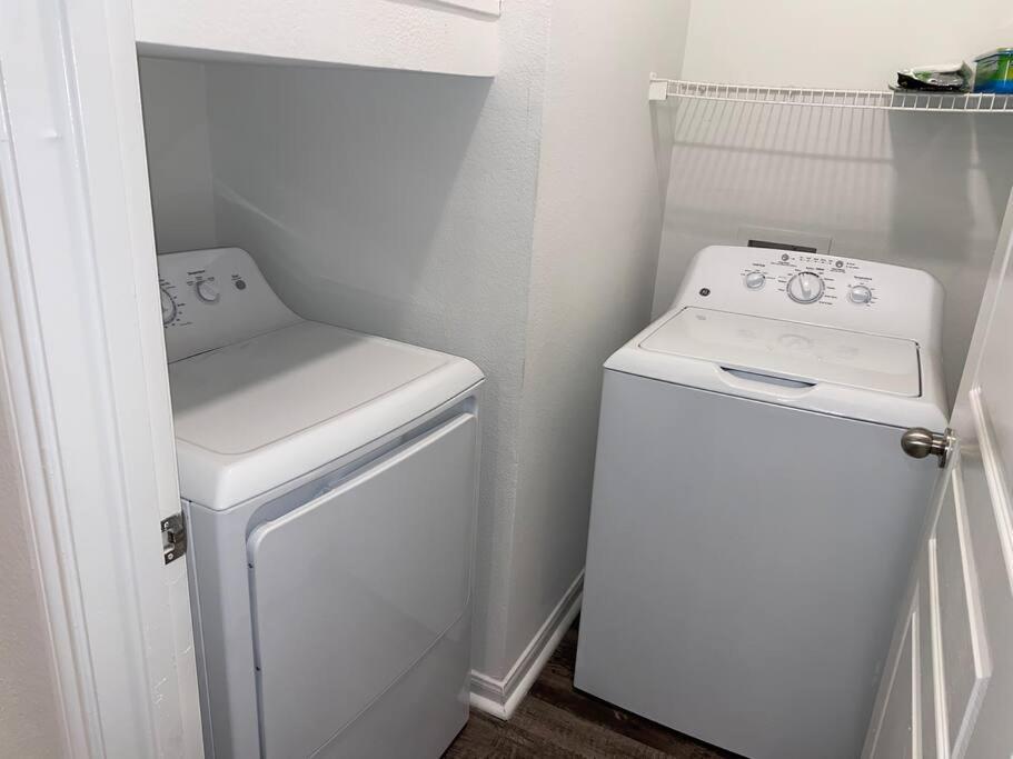 Your Warm Spacious Unit With Pool - Medical Center Houston Dış mekan fotoğraf