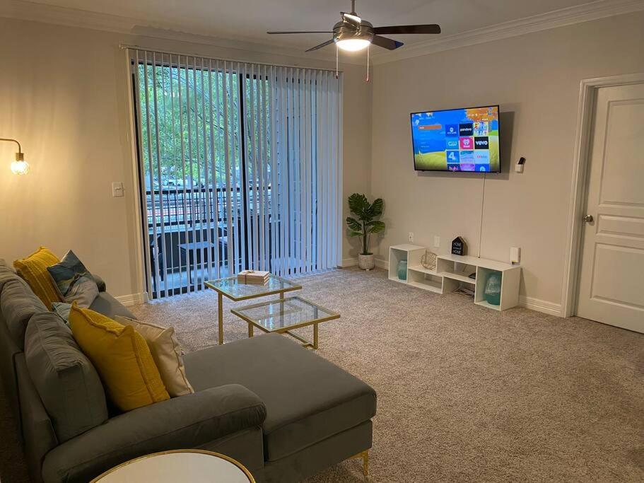 Your Warm Spacious Unit With Pool - Medical Center Houston Dış mekan fotoğraf