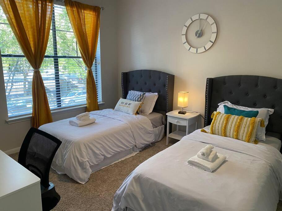 Your Warm Spacious Unit With Pool - Medical Center Houston Dış mekan fotoğraf